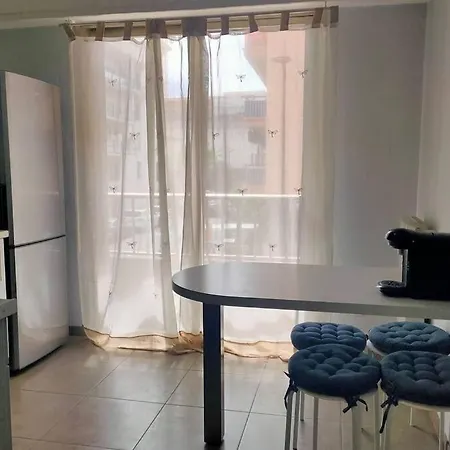 Grand Studio Avec Coin Nuit Et Parking Saint-Laurent-du-Var Exterior photo