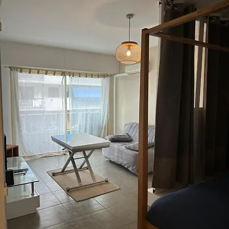 Grand Studio Avec Coin Nuit Et Parking Saint-Laurent-du-Var Exterior photo