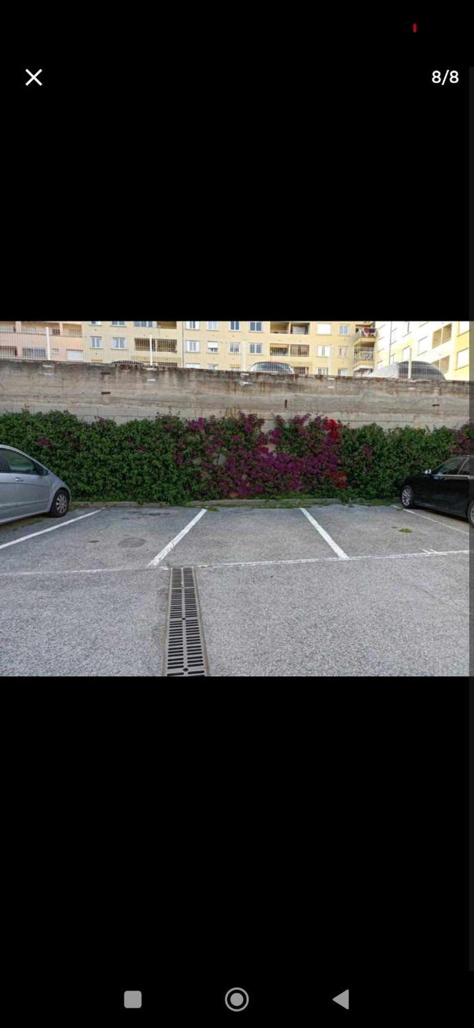 Grand Avec Coin Nuit Et Parking *
