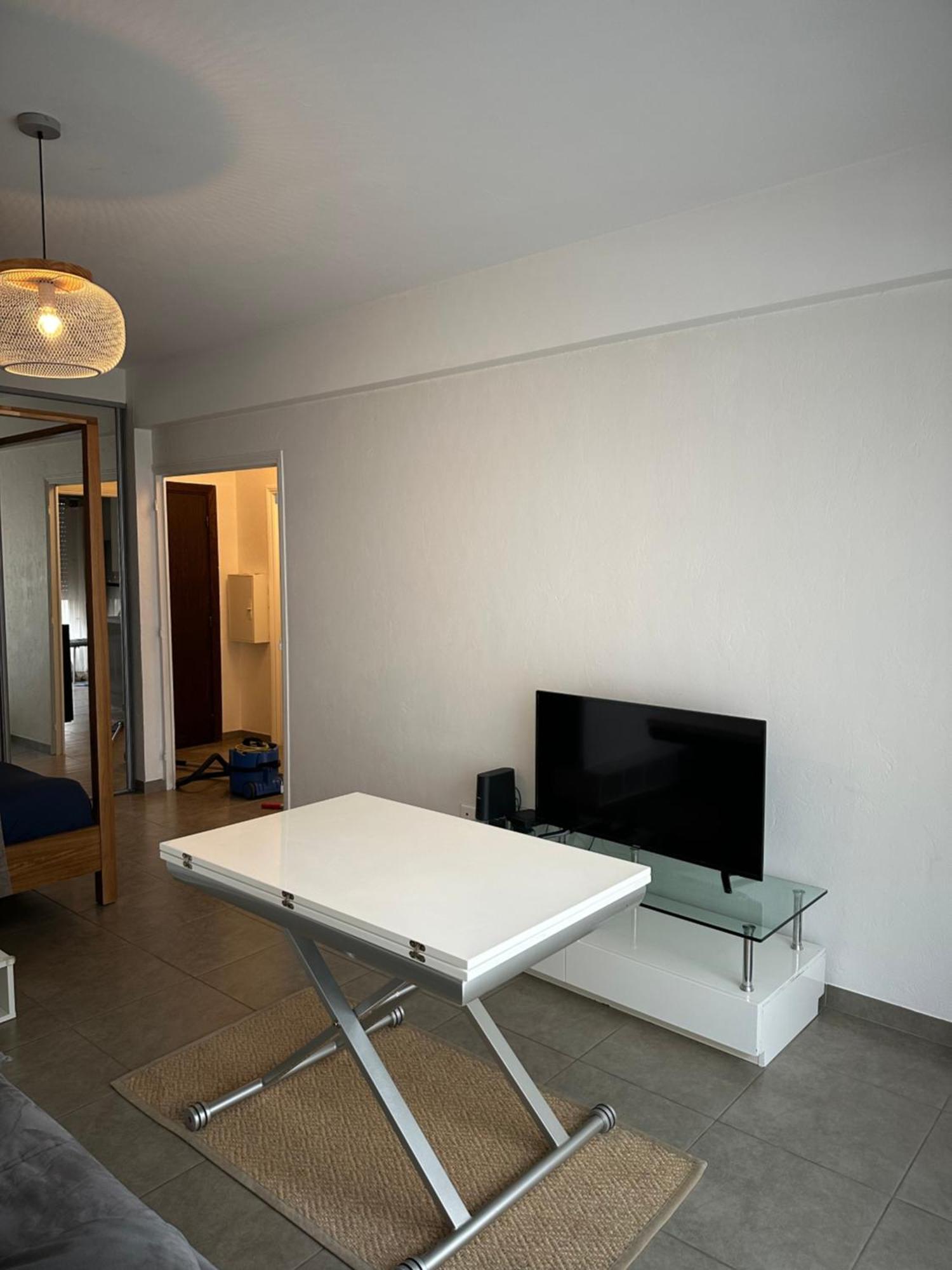 Appartement Grand Avec Coin Nuit Saint-Laurent-du-Var